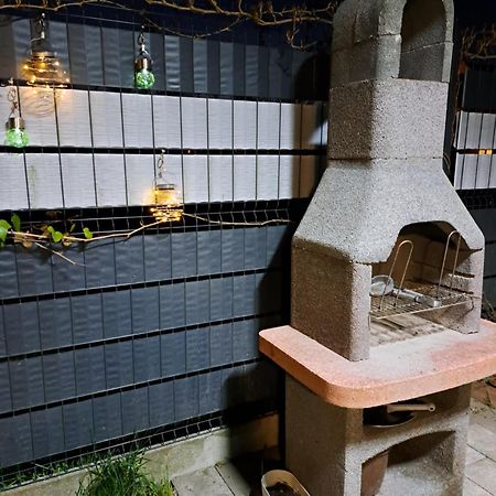 Maly Apartamencik Teo 里沃 外观 照片